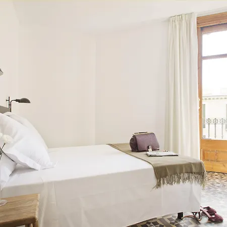 Som Nit Triomf Guest house