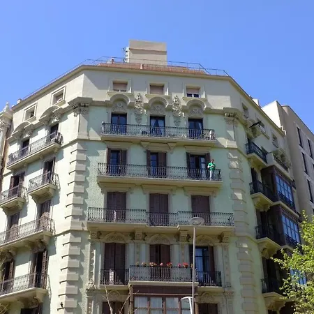 سوم نيت تريومف 3* برشلونة