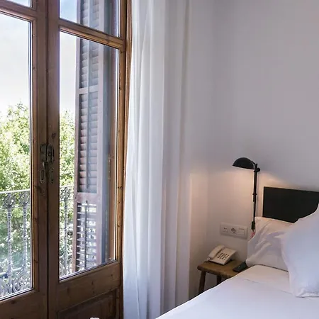 Som Nit Triomf 3* Barcelona