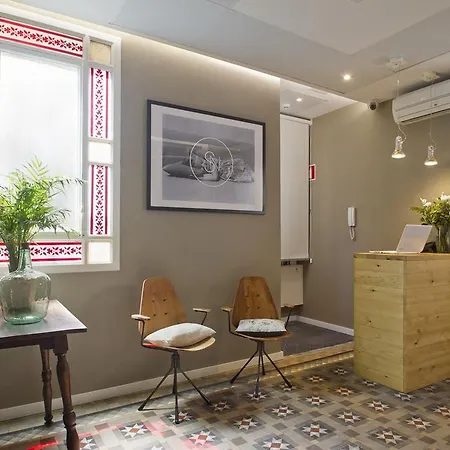 Som Nit Triomf Guest house 3*