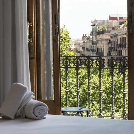 Guest house Som Nit Triomf 3*