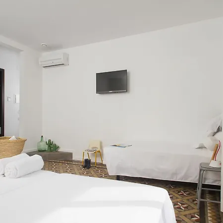 Som Nit Triomf Guest house 3*