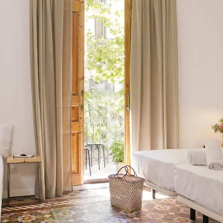 Som Nit Triomf Guest house Barcelona