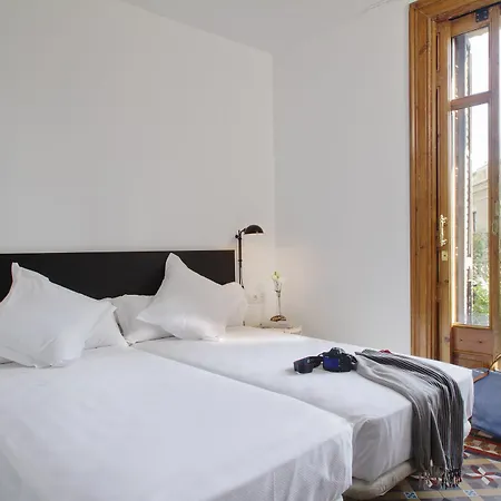 Guest house Som Nit Triomf 3*